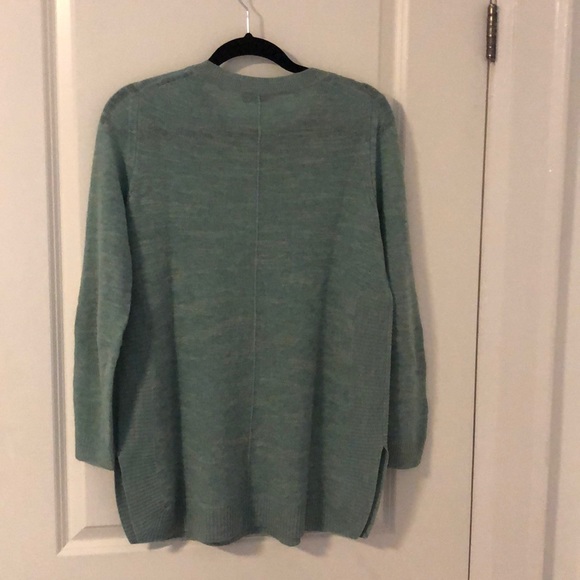 Lightweight knit sweater - Picture 2 of 4